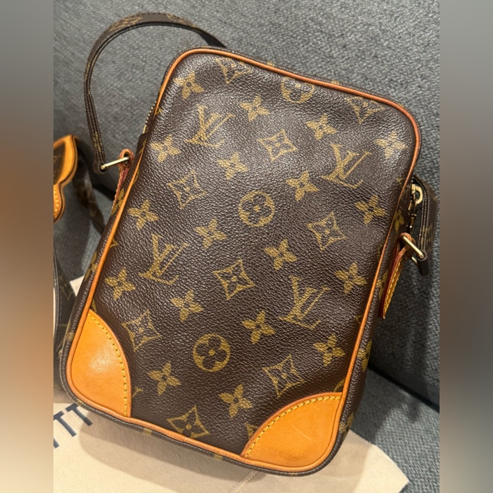 LOUIS VUITTON AMAZON CROSSBODY - Picture 3 of 10